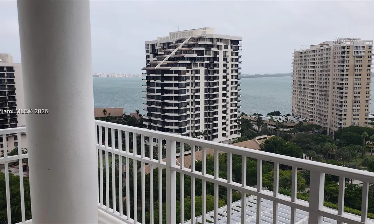 701 Brickell Key Blvd # 1711, Miami FL 33131