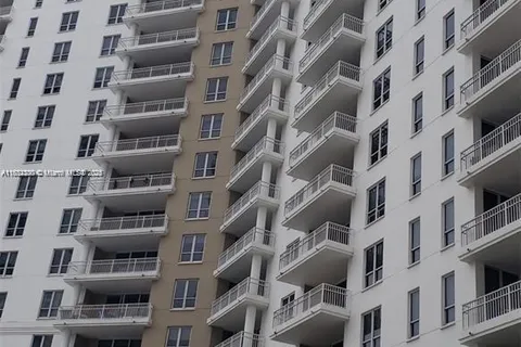 701 Brickell Key Blvd # 1711, Miami FL 33131
