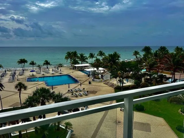 2030 S Ocean Dr # 414, Hallandale Beach FL 33009