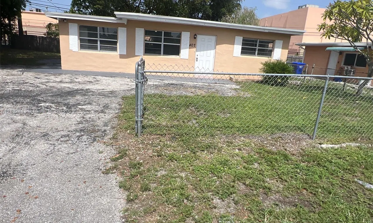 407 S 61st Ave, Hollywood FL 33023