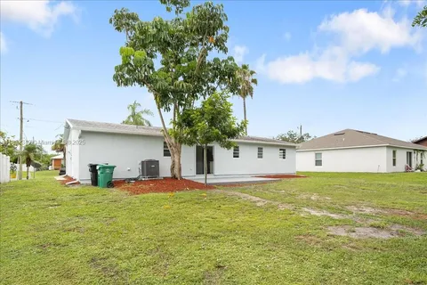 711 NW Riverside Dr, Port St. Lucie FL 34983
