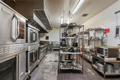 NW CONFIDENTIAL CATERING, Miami FL 33166