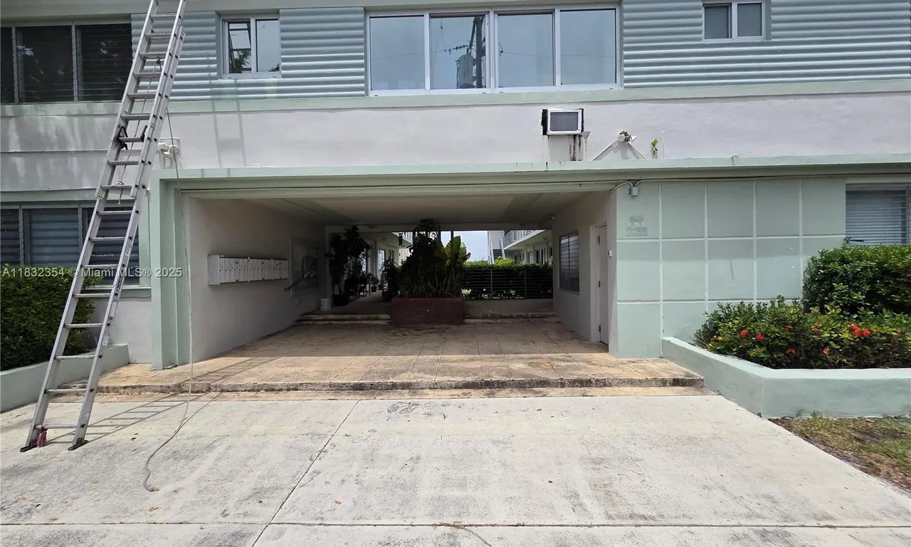 2250 Bay Dr # 5, Miami Beach FL 33141