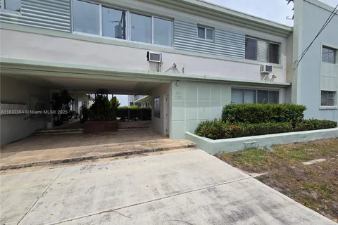2250 Bay Dr # 5, Miami Beach FL 33141