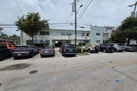 2250 Bay Dr # 5, Miami Beach FL 33141
