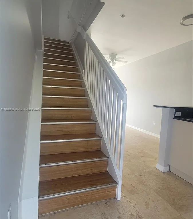 1421 SW 3rd St # 208, Miami FL 33135