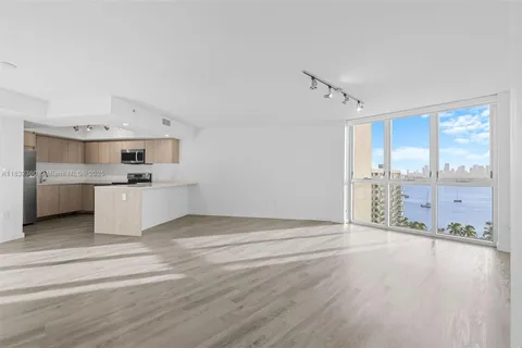 1500 Bay Rd # 0905, Miami Beach FL 33139