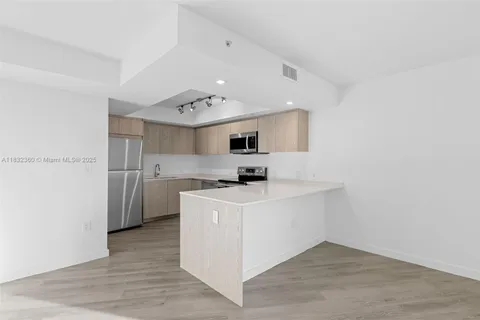 1500 Bay Rd # 0905, Miami Beach FL 33139