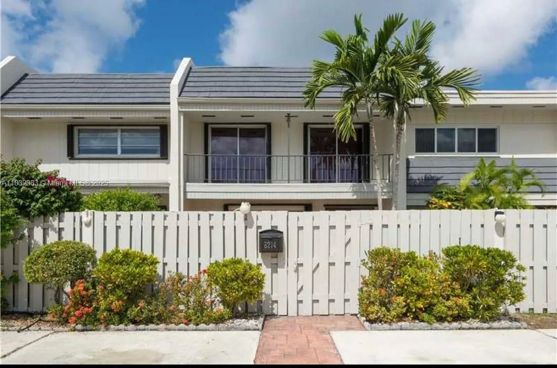 8214 SW 81st Ct # 8214, Miami FL 33143