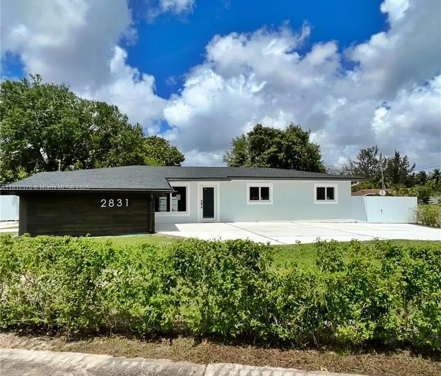 2831 NW 189th St, Miami Gardens FL 33056