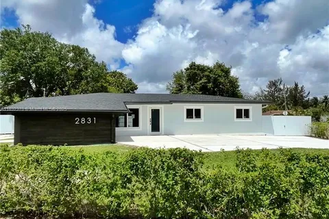 2831 NW 189th St, Miami Gardens FL 33056