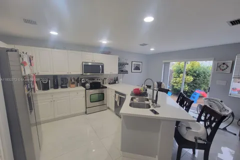 11612 NW 51st Ter # 11612, Doral FL 33178