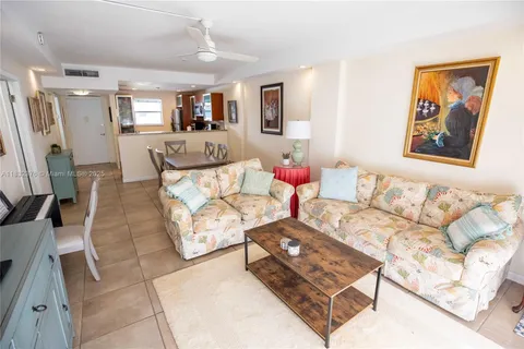 100 Edgewater Dr # 336, Coral Gables FL 33133