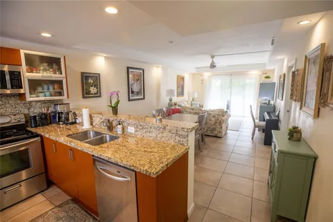 100 Edgewater Dr # 336, Coral Gables FL 33133