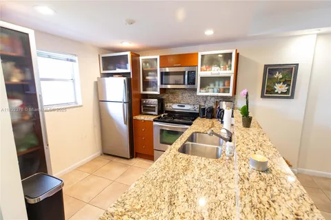100 Edgewater Dr # 336, Coral Gables FL 33133