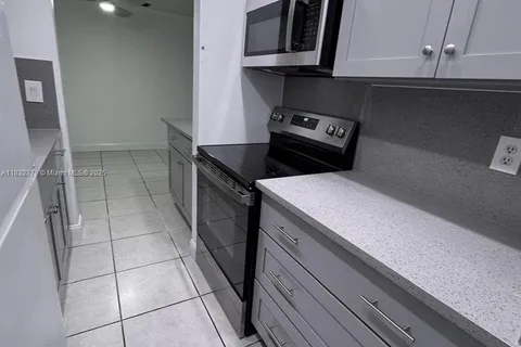 1431 S 14th Ave # 105, Hollywood FL 33020