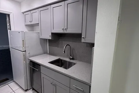 1431 S 14th Ave # 105, Hollywood FL 33020