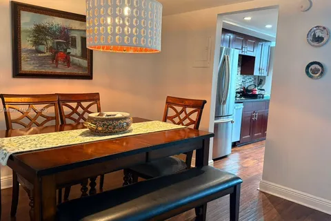 18031 Biscayne Blvd # 904, Aventura FL 33160