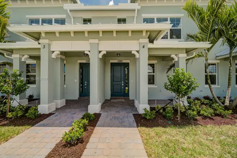 1280 Eucalyptus Dr # 4, Hollywood FL 33021