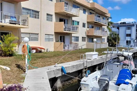 3522 NE 171st St # 104, North Miami Beach FL 33160