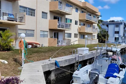 3522 NE 171st St # 104, North Miami Beach FL 33160