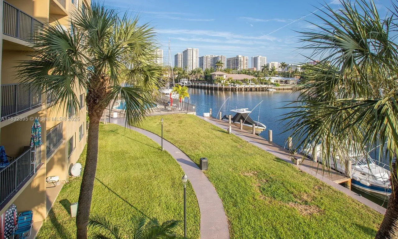 301 Golden Isles Dr # 314, Hallandale Beach FL 33009