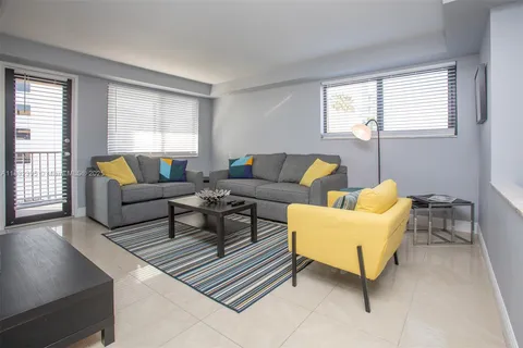 301 Golden Isles Dr # 314, Hallandale Beach FL 33009