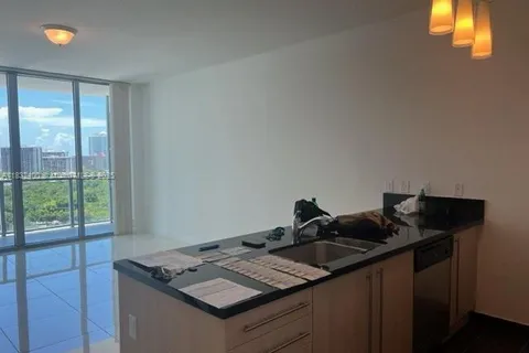 79 SW 12th St, Miami FL 33130