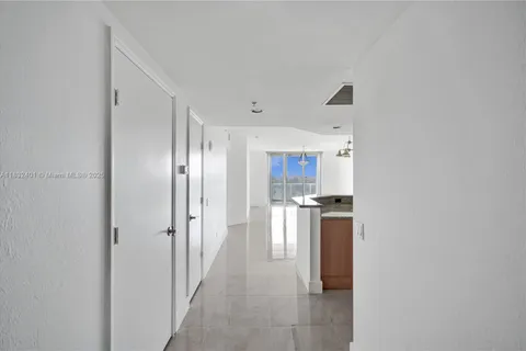14951 Royal Oaks Ln # 806, North Miami FL 33181
