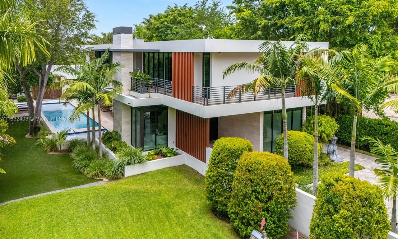 7610 SW 48th Ct, Miami FL 33143