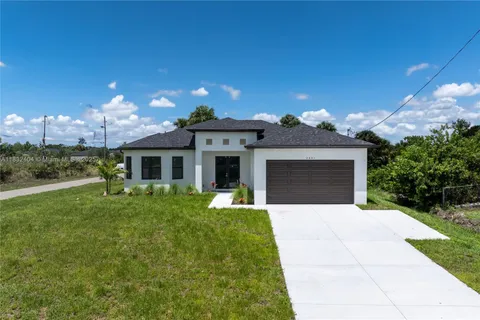 2601 Karen CIR, Lehigh Acres FL 33971