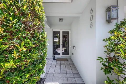 608 SW 15th St, Fort Lauderdale FL 33315