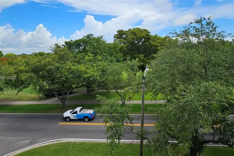 650 Coral Way # 404, Coral Gables FL 33134