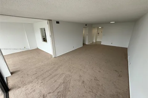800 Parkview Dr # 519, Hallandale Beach FL 33009
