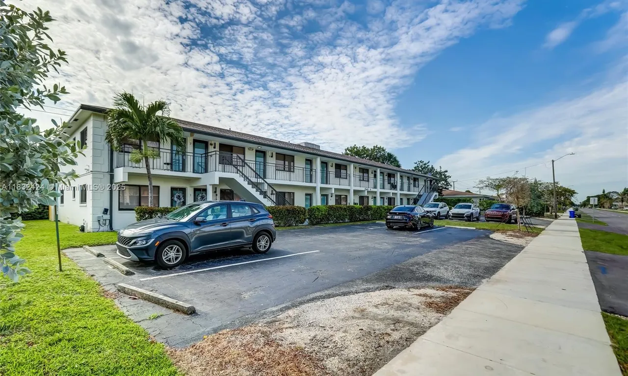 2140 NE 56TH St # 2, Fort Lauderdale FL 33308