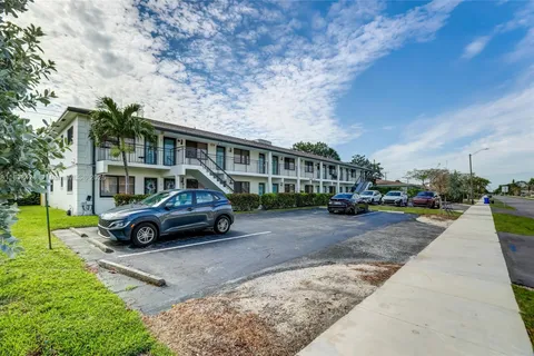 2140 NE 56TH St # 2, Fort Lauderdale FL 33308