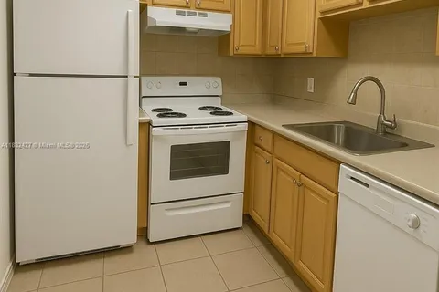 2775 Taft St # 307, Hollywood FL 33020