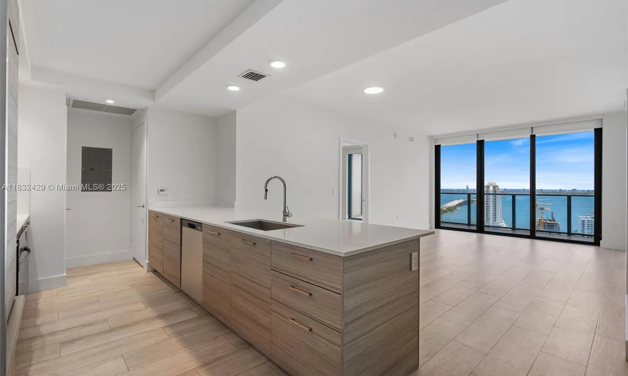 121 NE 34th St # 2507, Miami FL 33137