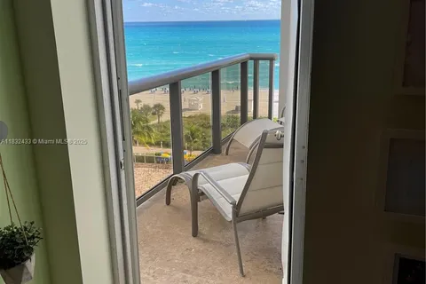 6039 Collins Ave # 823, Miami Beach FL 33140