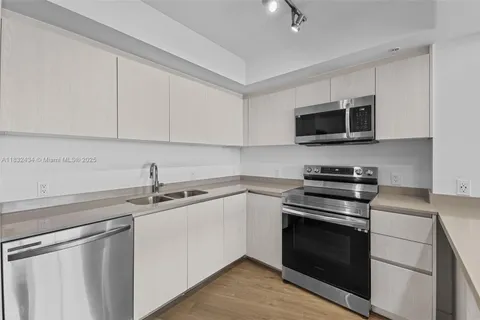 1500 Bay Rd # 0823, Miami Beach FL 33139