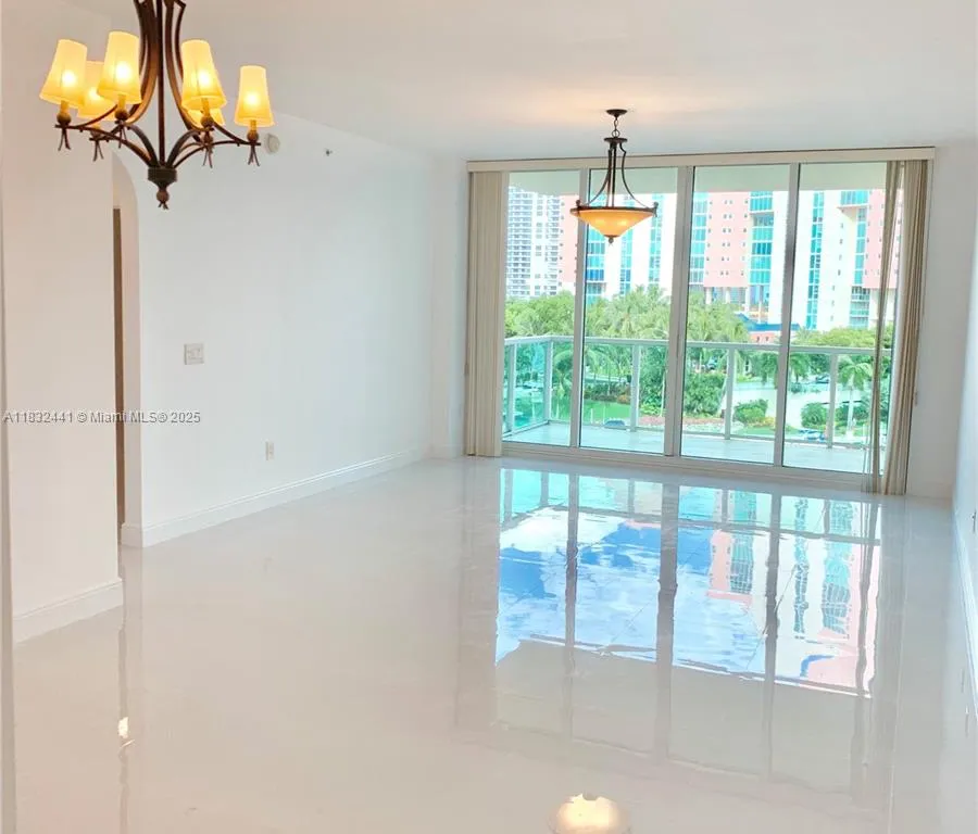 3340 NE 190th St # 605, Aventura FL 33180