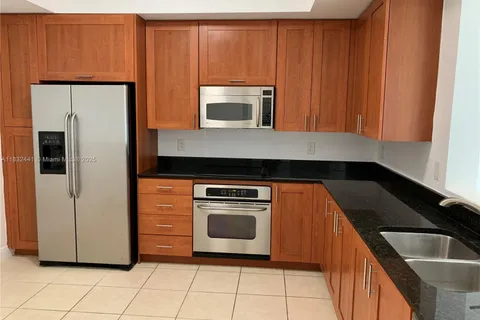 3340 NE 190th St # 605, Aventura FL 33180