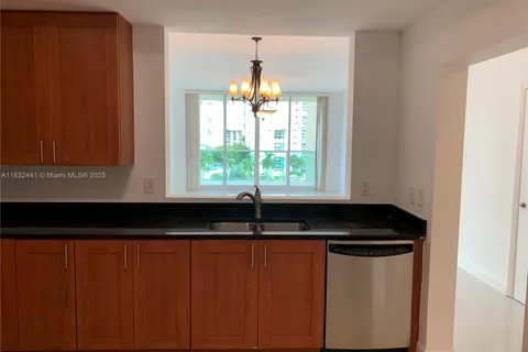 3340 NE 190th St # 605, Aventura FL 33180