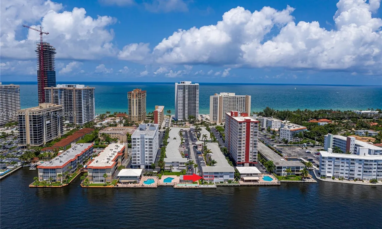 3135 S Ocean Dr # 230, Hallandale Beach FL 33009