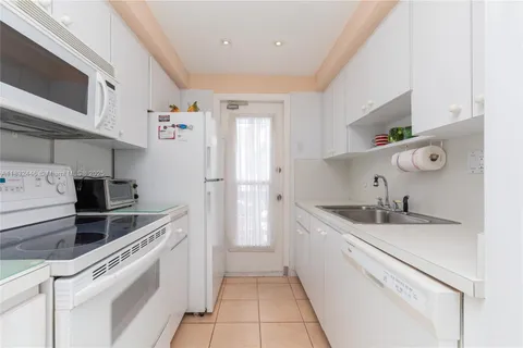 3135 S Ocean Dr # 230, Hallandale Beach FL 33009