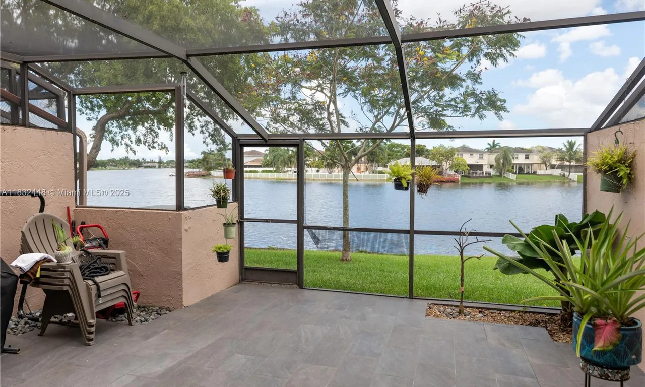 1239 NW 122nd Ter, Pembroke Pines FL 33026