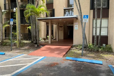 14201 N Kendall Dr # 412D, Miami FL 33186