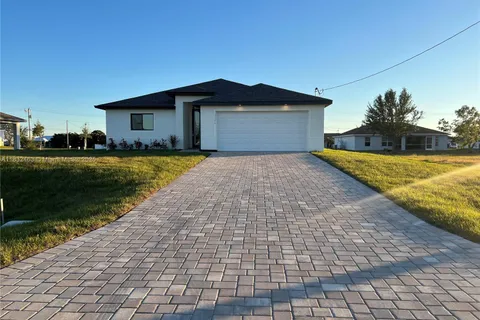 1107 NW 21st St, Cape Coral FL 33993