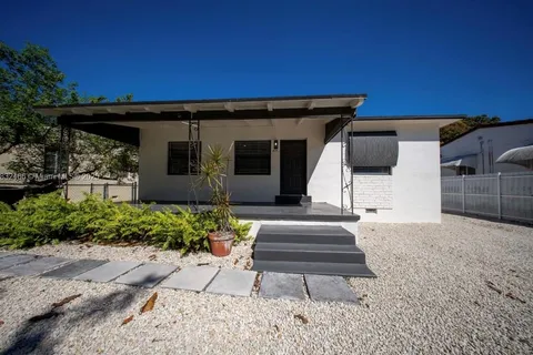 217 E 48th St # 1, Hialeah FL 33013