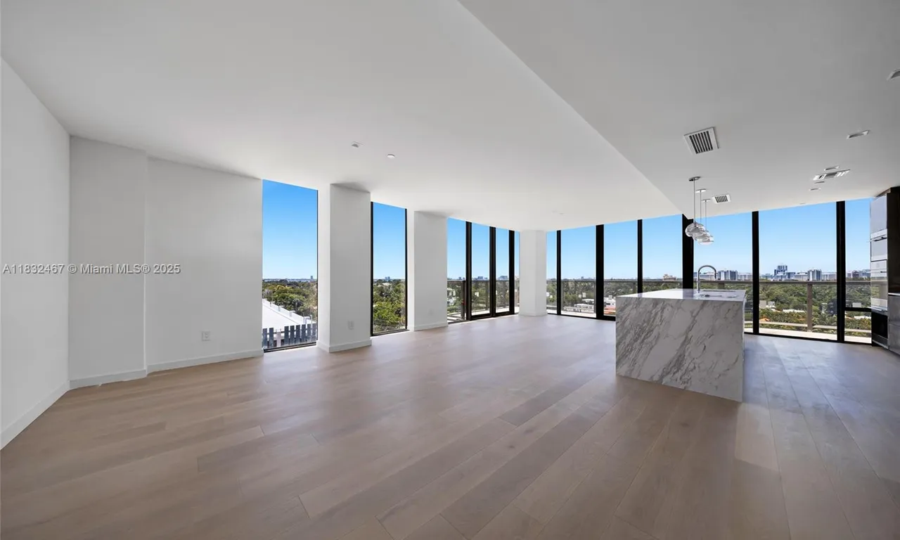 340 W 42 St # 508, Miami Beach FL 33140